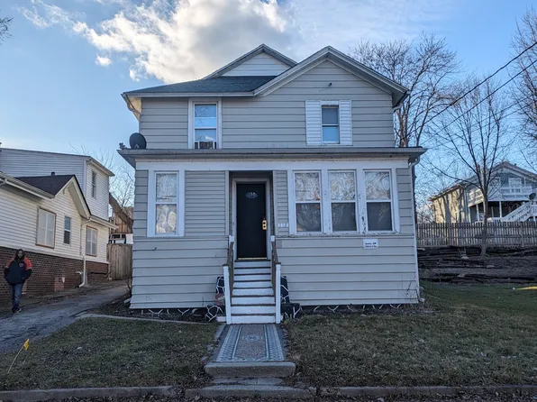 318 Oak St, Waukegan, IL 60085