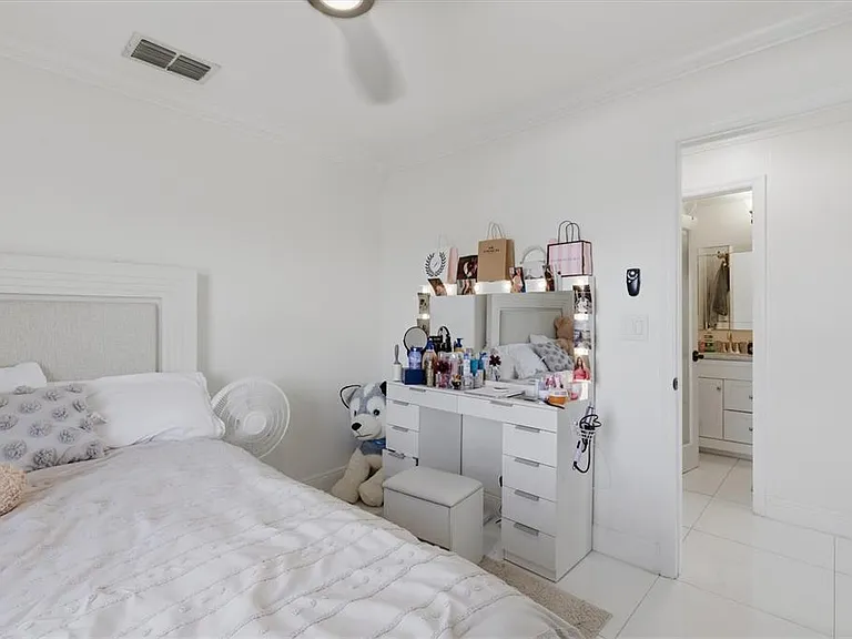 6611 N Hale Ave — Photo 27
