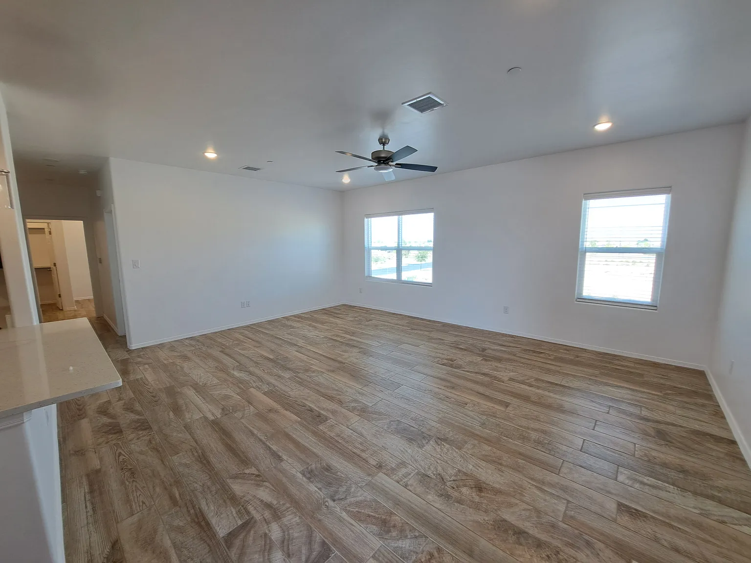 2 bed, 1100 sqft, $1,595 — Photo 3