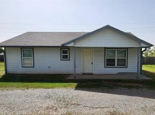 900 N 20th St, Clinton, OK 73601