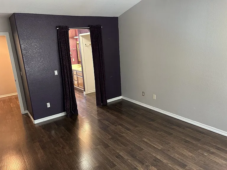 1911 Alpine Ct — Photo 24