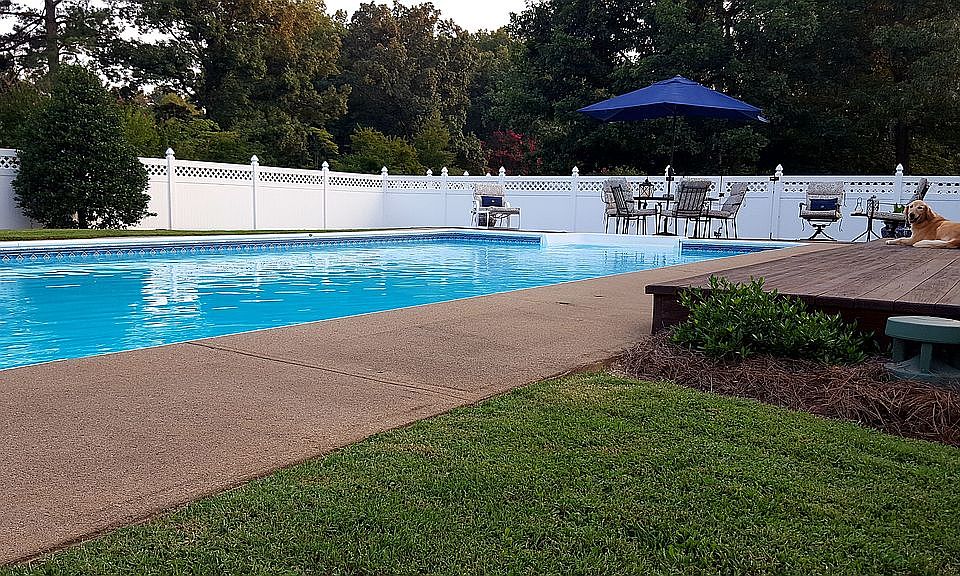 2nd image of 518 Holly Rd