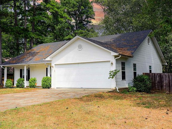4th image of 204 Casey Ln