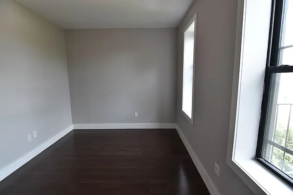 Rented by Zuz Realty | media 13