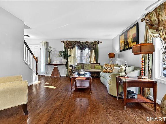 4th image of 72 Broadmere Road