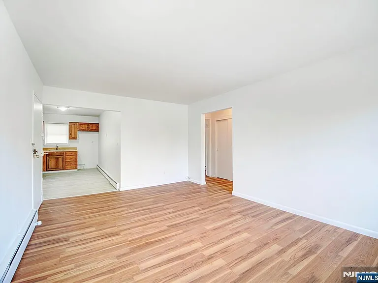 365 Bloomfield Ave — Photo 12