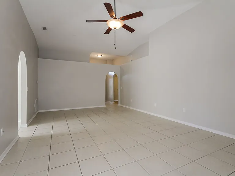 12814 Lake Vista Dr — Photo 3