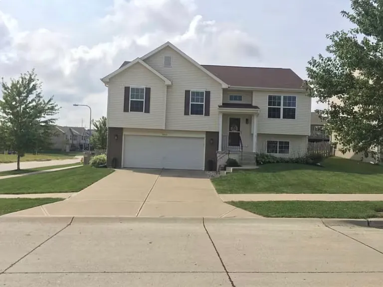 14451 Reynolds St — Photo 2