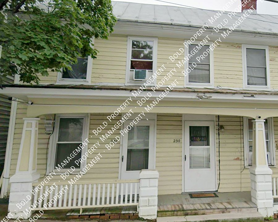 1st image of 228-232 W Market St #228