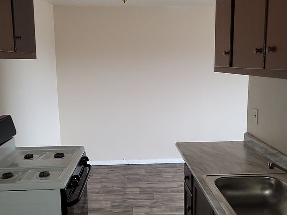 2nd image of 14835 Euclid Ave #306