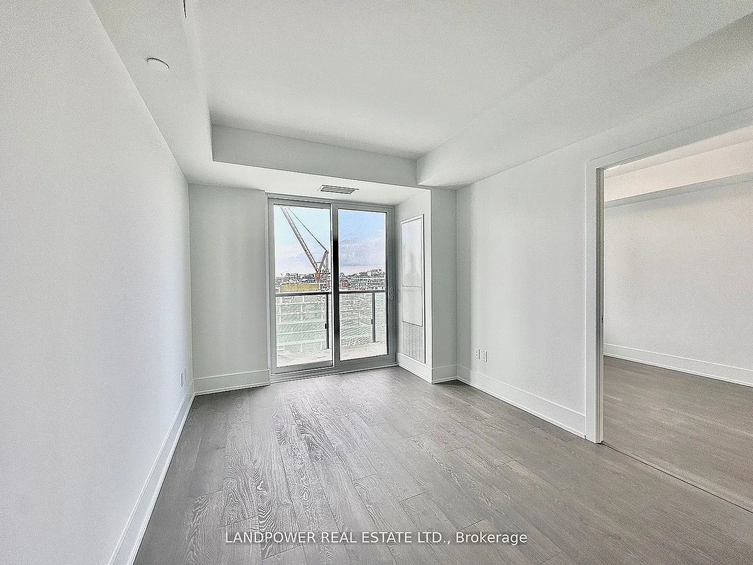 3 bed, $4,300 — Photo 4