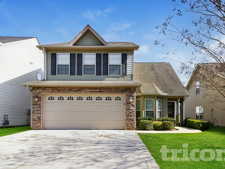 213 Dellwood Dr — Photo 1