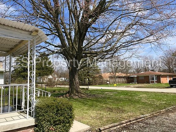 3rd image of 1836 N Bolton Ave