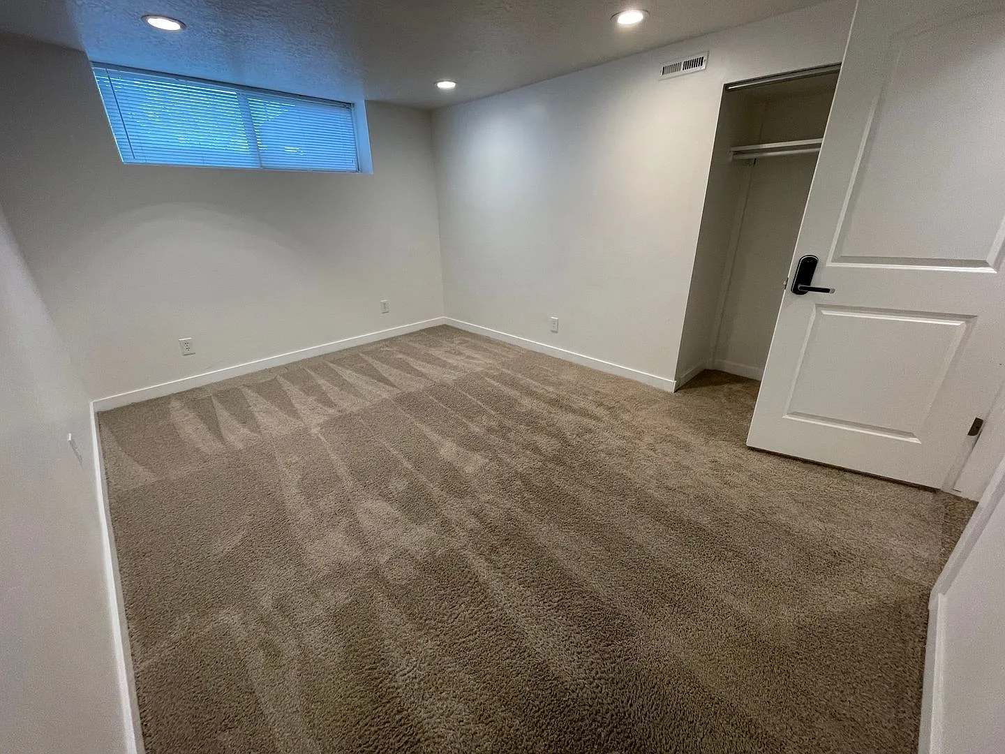 Private Bedroom in Shared Basement Apartment — Photo 2