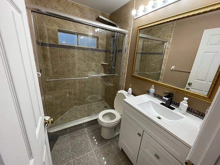 Bridgeview Cir — Photo 32