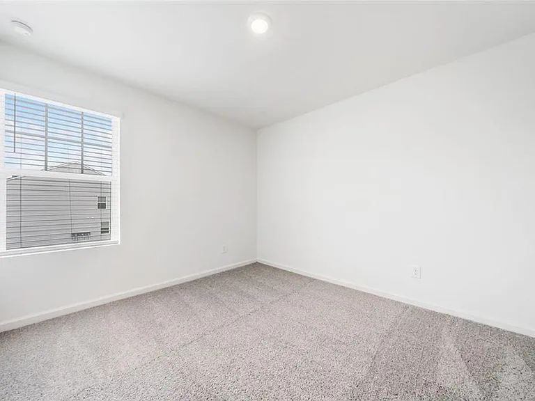 602 Jervis Way — Photo 26