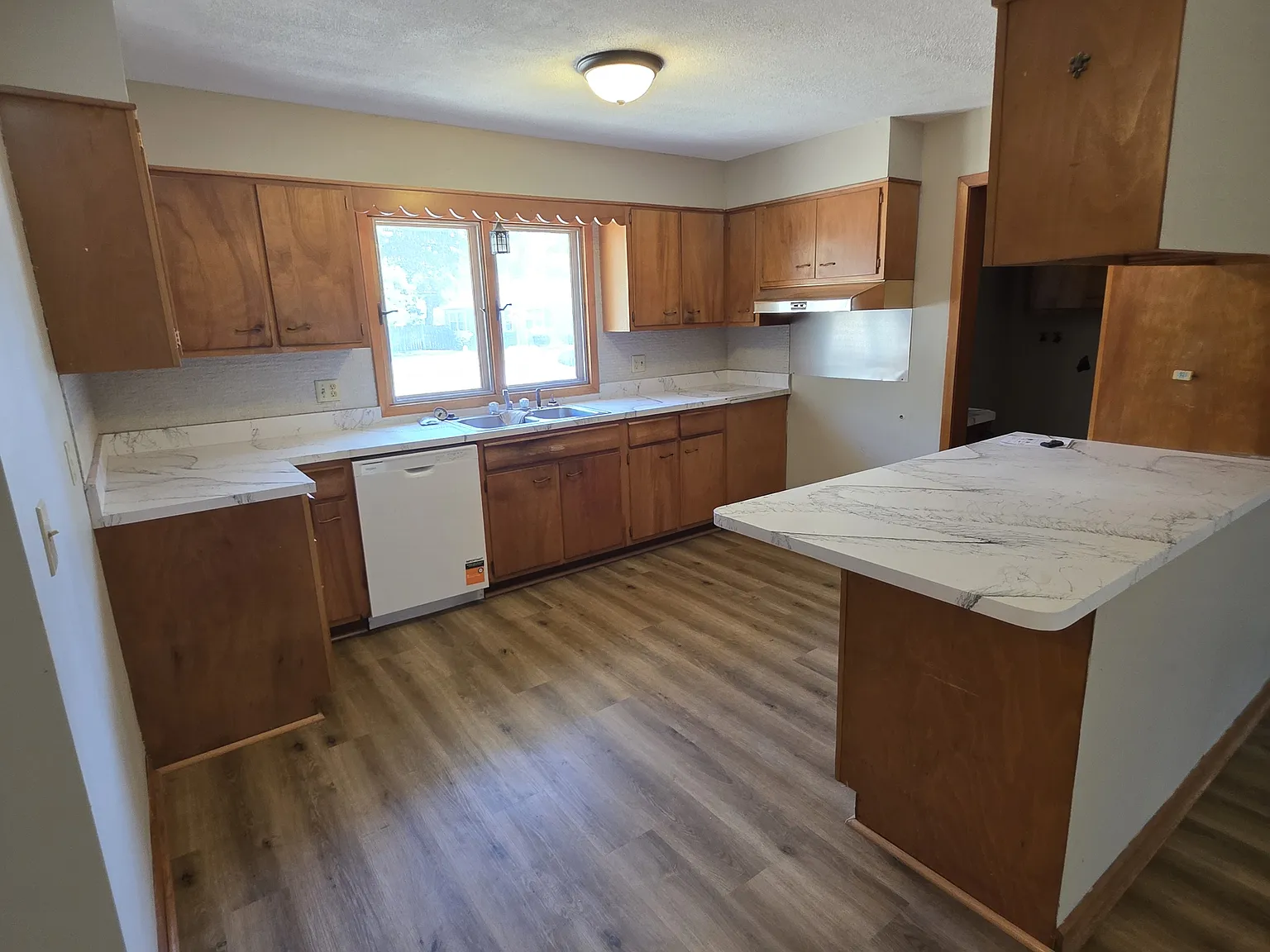 2744 E Glen Oaks Dr — Photo 4