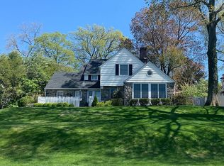 581 Shore Acres Dr, Mamaroneck, NY 10543