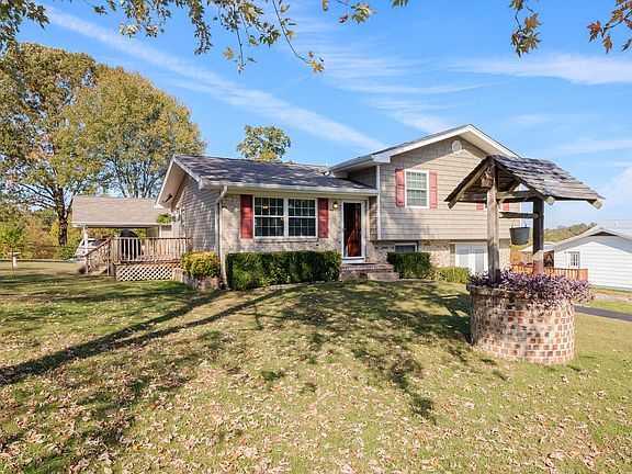 4th image of 151 Ferndale Dr