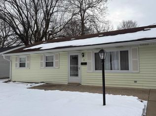 6 Ridge Ct, Springfield, IL 62703