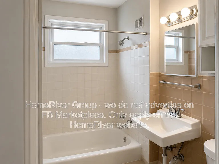 1415 N Main St — Photo 10