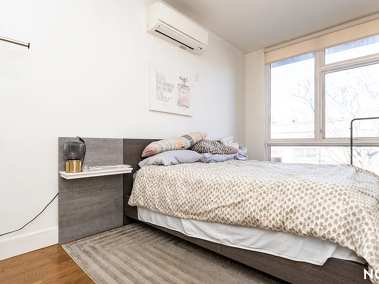 530 Midwood St #2J — Photo 7