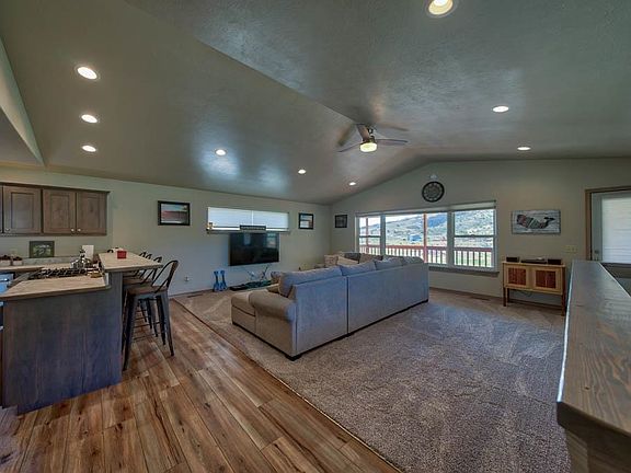 4th image of 4821 Yellowstone Ave