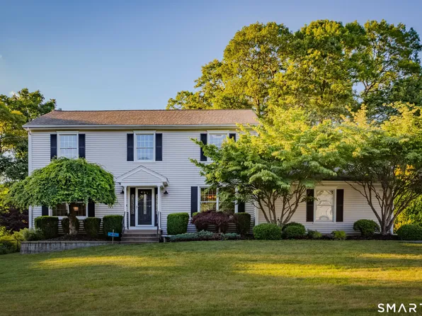 30 Crested Ridge Court, Stratford, CT 06614