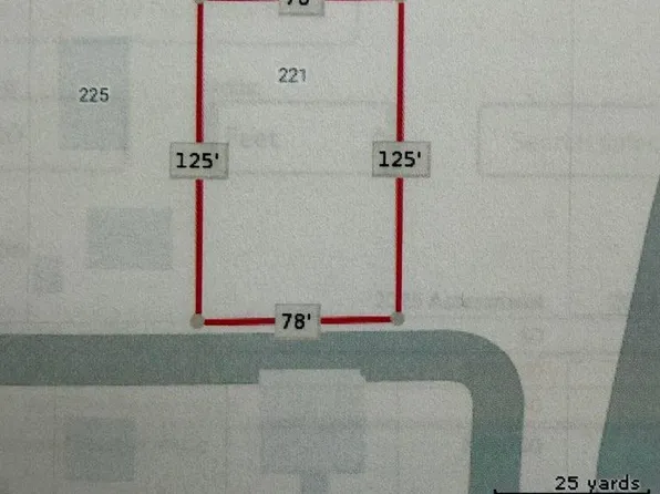 221 N 4th St, La Crescent, MN 55947