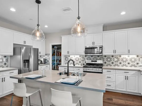 30491 De Caron St, Murrieta, CA 92563