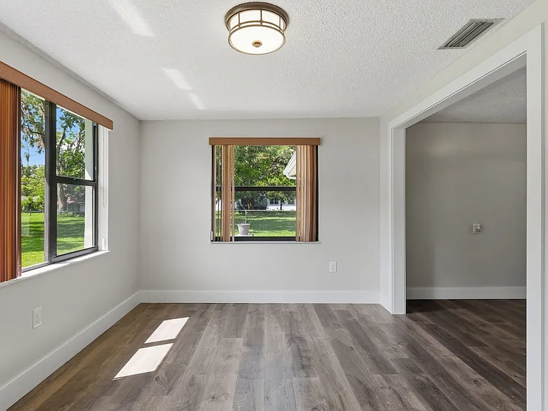 512 Monroe Ave — Photo 14