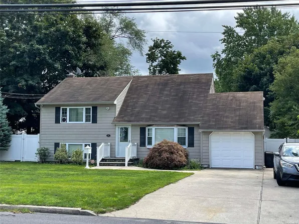 58 Bradley Street, Brentwood, NY 11717