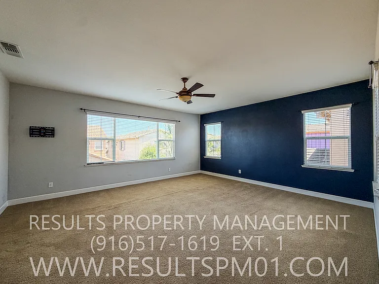2425 Foxcroft Cir — Photo 33