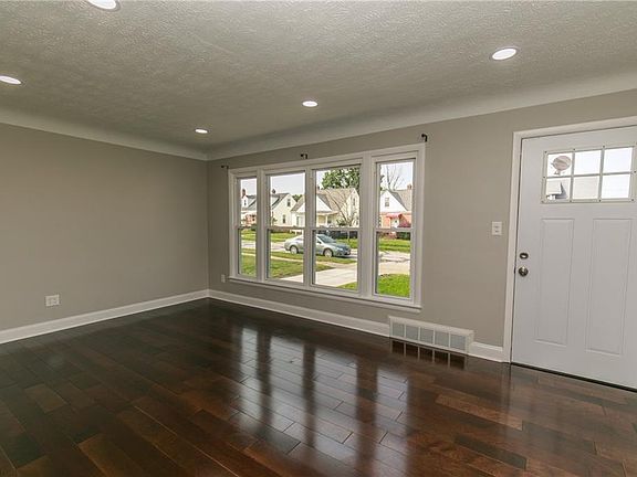 3rd image of 14810 Reddington Ave