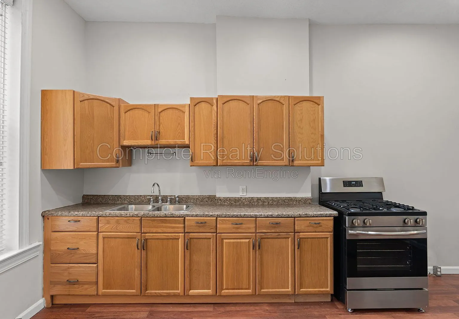 2 bed, 1.0 bath, 875 sqft, $998 — Photo 3