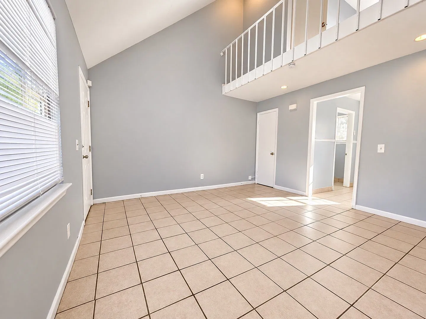 4674 Cary Ln — Photo 3