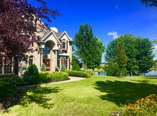 12 Kingfisher Ct, Orchard Park, NY