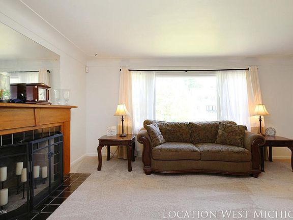 5th image of 2257 College Ave SE