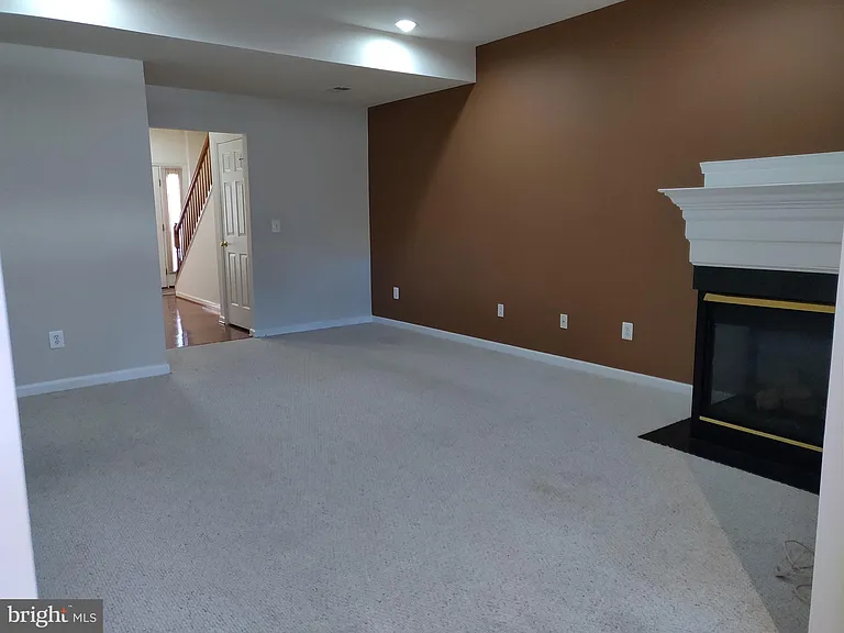 4638 Odessa Dr — Photo 16