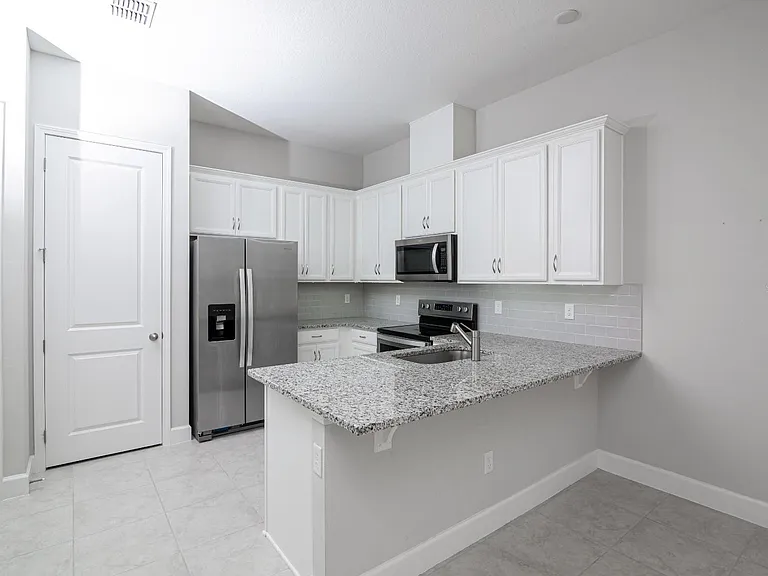 13825 Lippman Aly — Photo 9