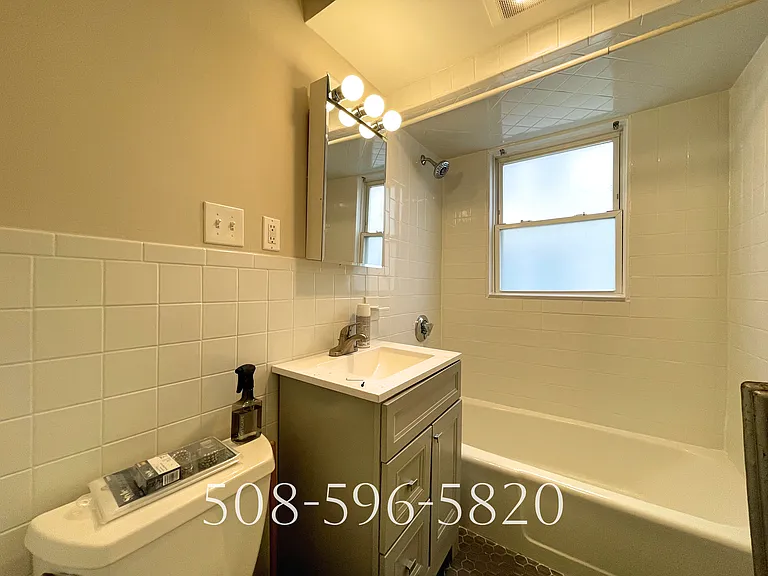 547 Hyde Park Ave #1 — Photo 4