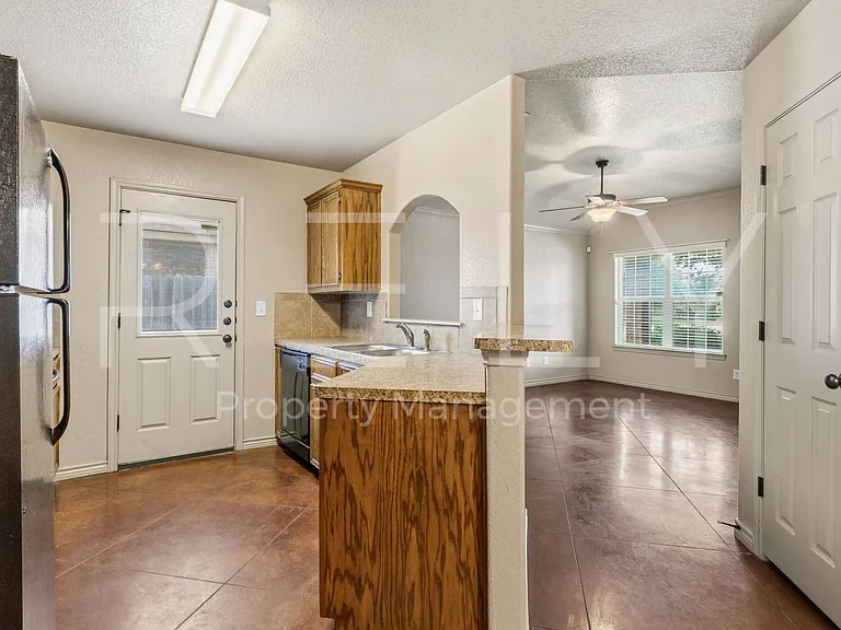 603 W Karey Dr — Photo 8
