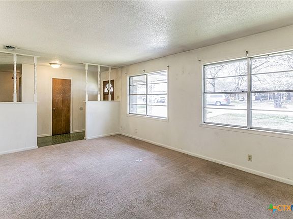 2nd image of 2805 Creasey Dr