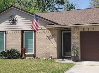 217 Greenshire Dr, League City, TX 77573