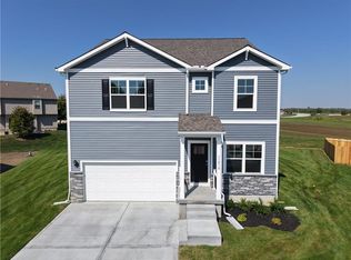 11018 E Ridge Ct, Peculiar, MO 64078