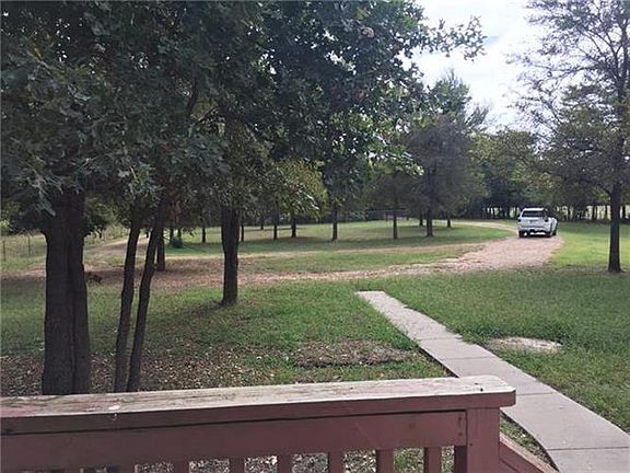 4th image of 1021 County Road 2810