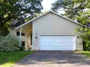 942 Waterford Dr E, Eagan, MN 55123