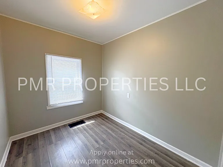 3005 N 8th St — Photo 8