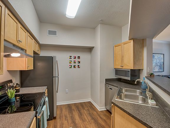 Upgraded apartment homes-stainless appliances