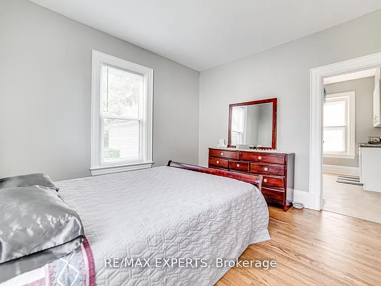 98 Elgin St E #1 — Photo 14